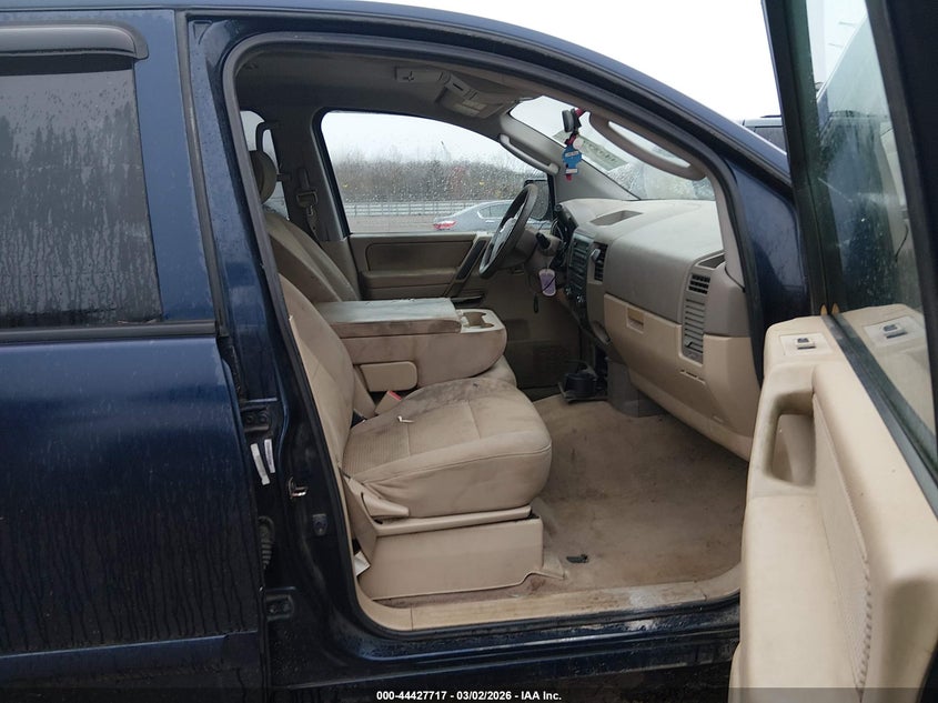 2011 Nissan Titan Sv