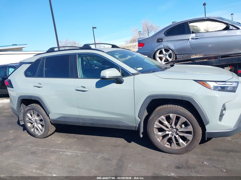 VIN 2T3C1RFV8NW219230 2022 TOYOTA RAV4 XLE PREMIUM