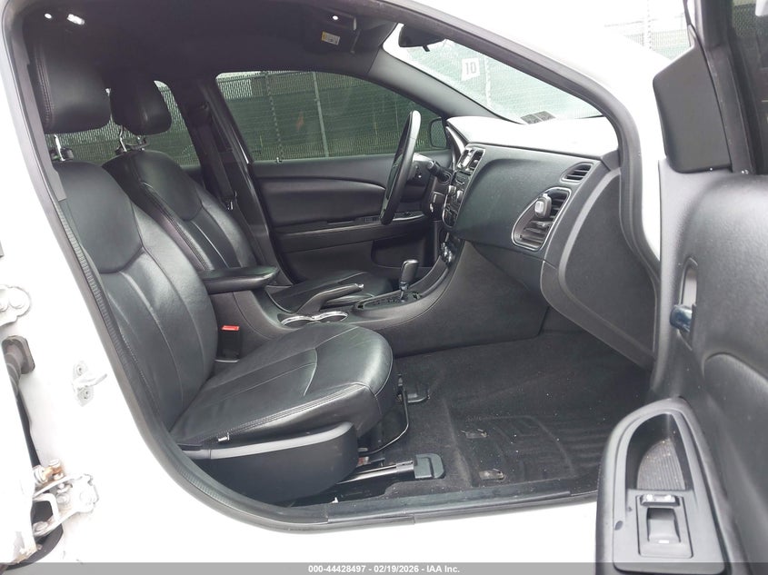 2013 Chrysler 200 Touring