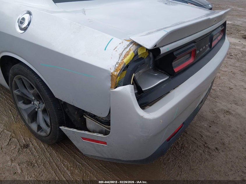 2C3CDZAG9KH733975 2019 Dodge Challenger 3.6 Sxt silver