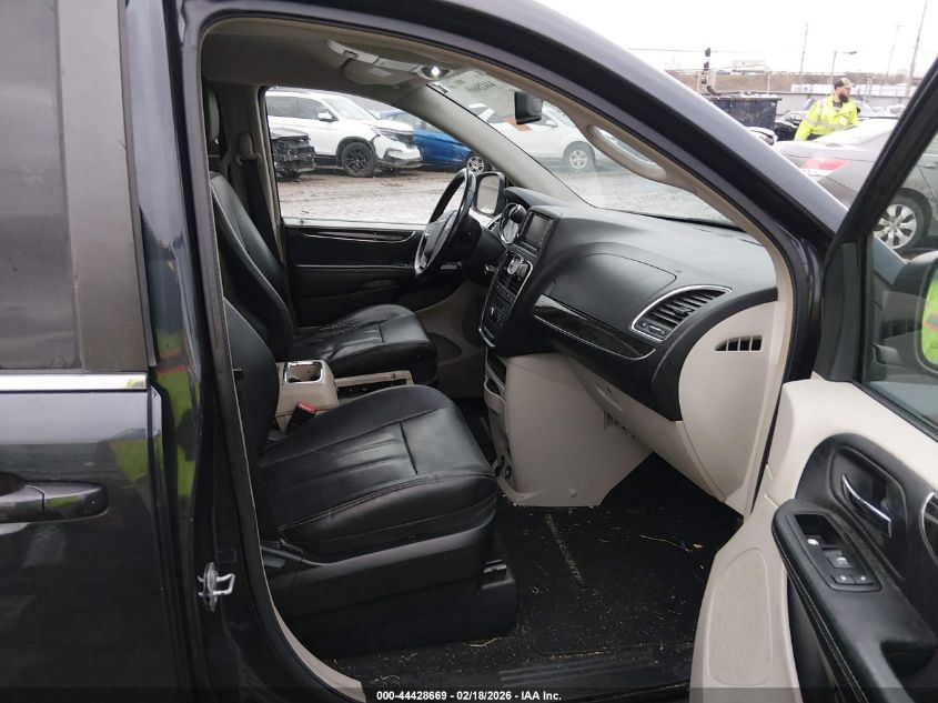 2014 Chrysler Town & Country Touring