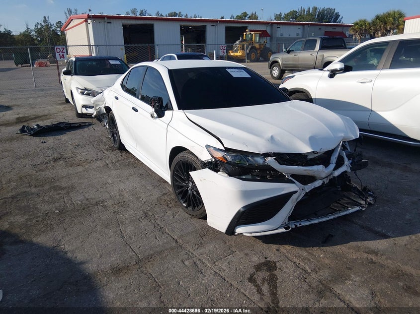 2022 TOYOTA CAMRY SE NIGHTSHADE EDITION