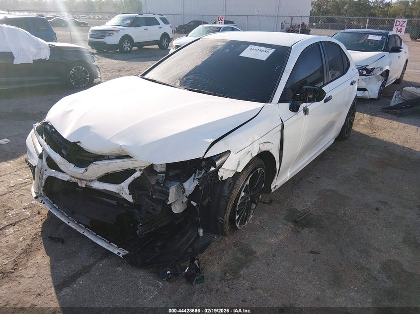 2022 TOYOTA CAMRY auction photo 2