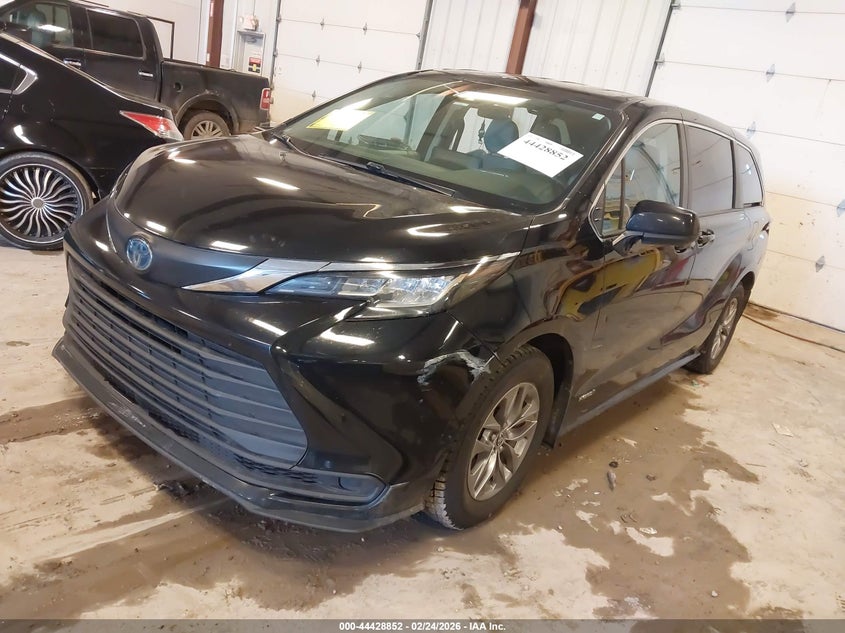 2021 Toyota Sienna Le