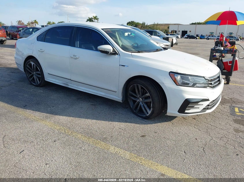2017 Volkswagen Passat 1.8T R-Line
