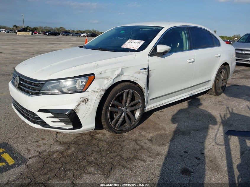 2017 Volkswagen Passat 1.8T R-Line