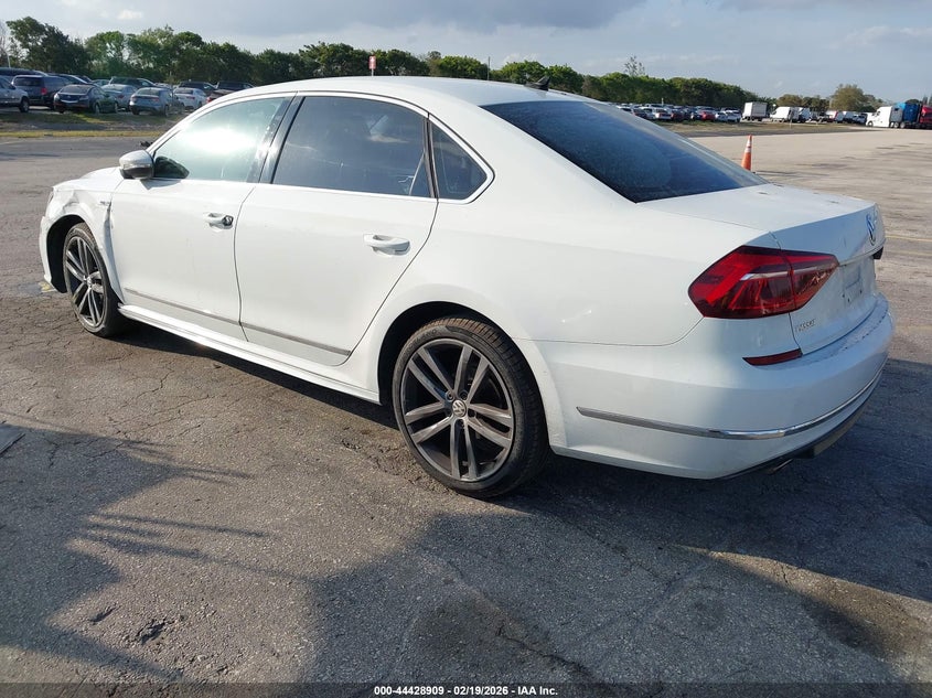 2017 Volkswagen Passat 1.8T R-Line