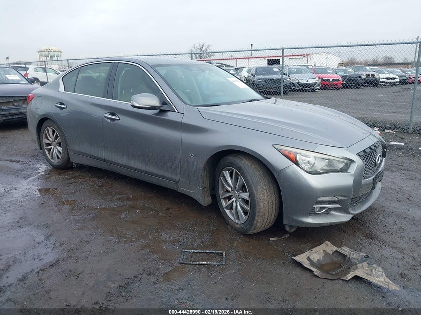 2015 INFINITI Q50