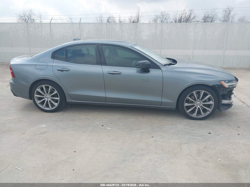 2021 Volvo S60 T5 Momentum VIN: 7JR102FZXMG112633 Lot: 44429123