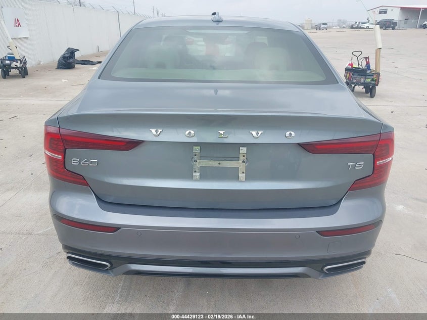 2021 Volvo S60 T5 Momentum VIN: 7JR102FZXMG112633 Lot: 44429123