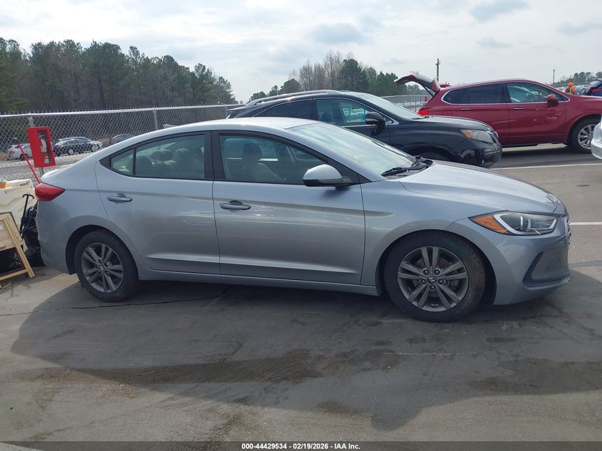 2017 Hyundai Elantra Se VIN: 5NPD84LF6HH007938 Lot: 44429534