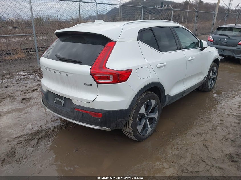 2024 Volvo Xc40 B5 Core Bright Theme