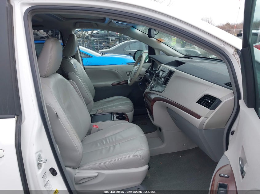 2011 Toyota Sienna Xle