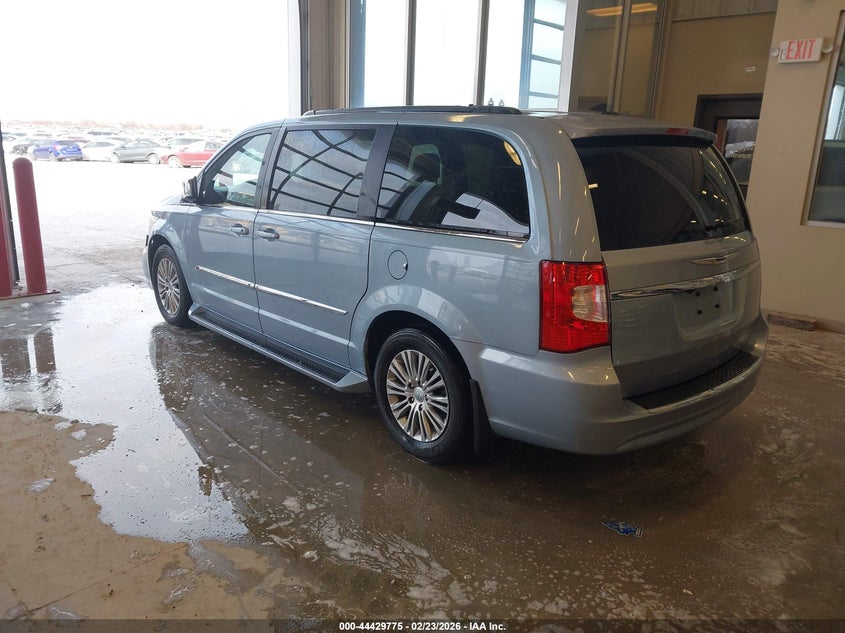 2013 Chrysler Town & Country Touring-L