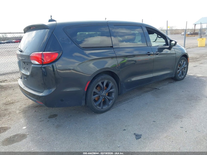 2018 Chrysler Pacifica Touring Plus