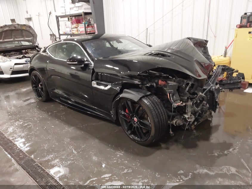 2016 Jaguar F-Type R