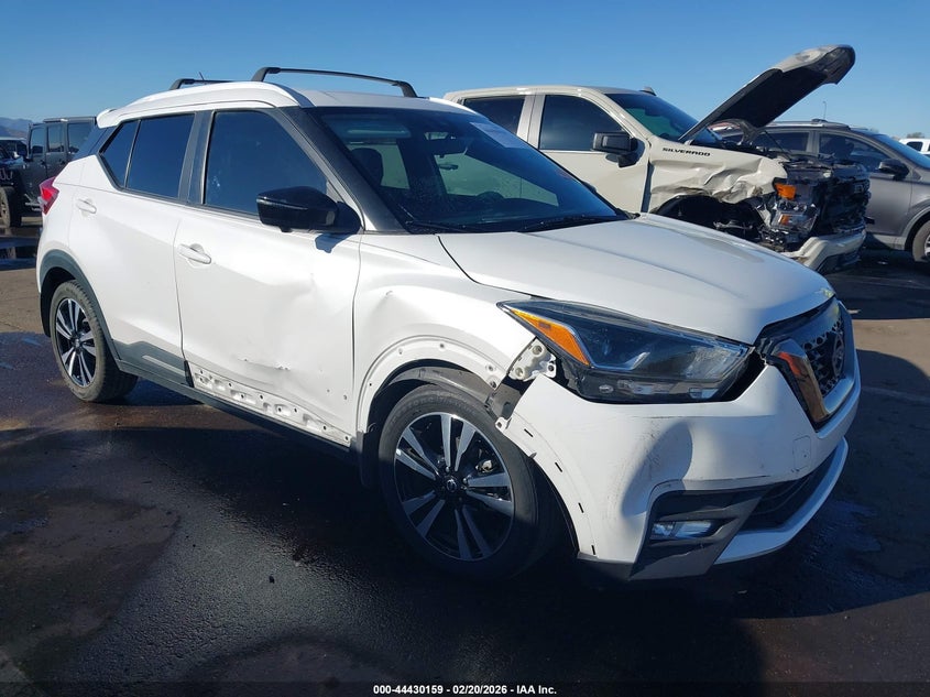 2020 Nissan Kicks Sr Xtronic Cvt