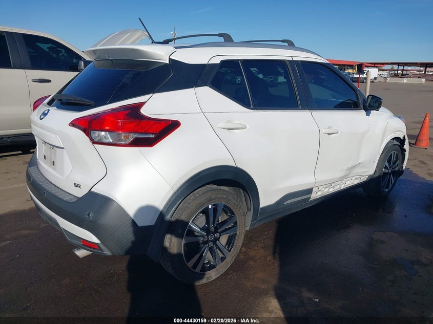 2020 Nissan Kicks Sr Xtronic Cvt