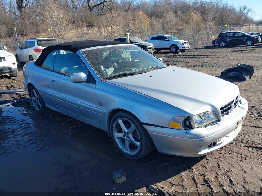 2004 VOLVO C70 LT