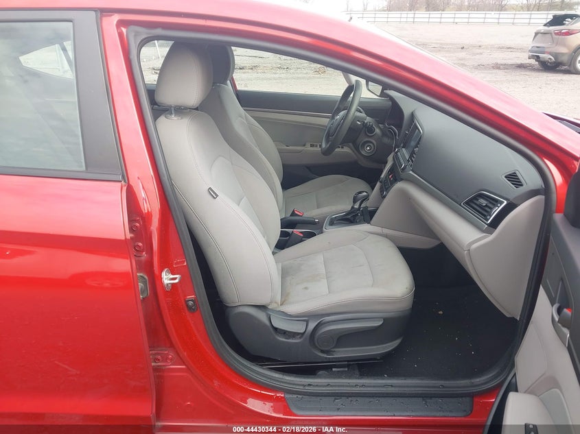 VIN 5NPD84LF6JH214044 2018 HYUNDAI ELANTRA SEL