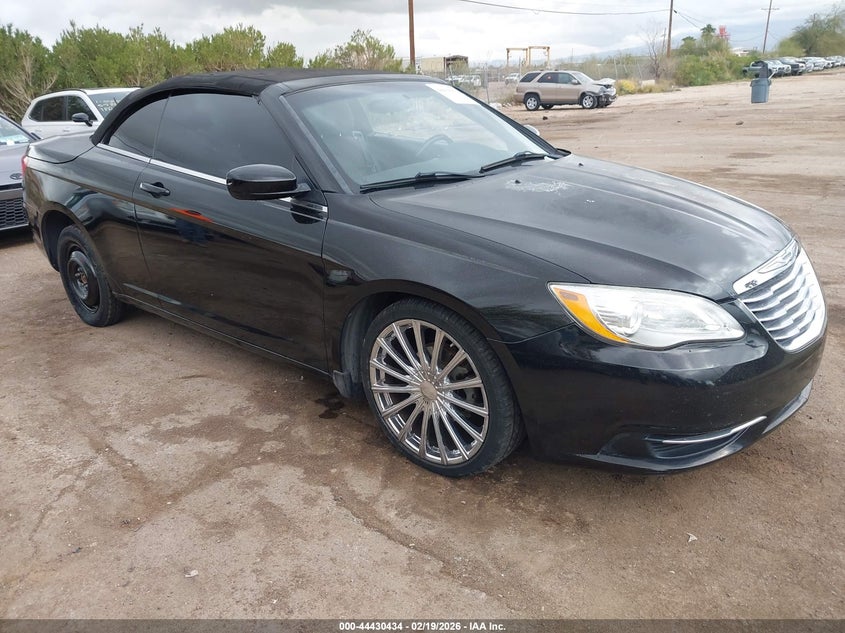 2013 Chrysler 200 Touring
