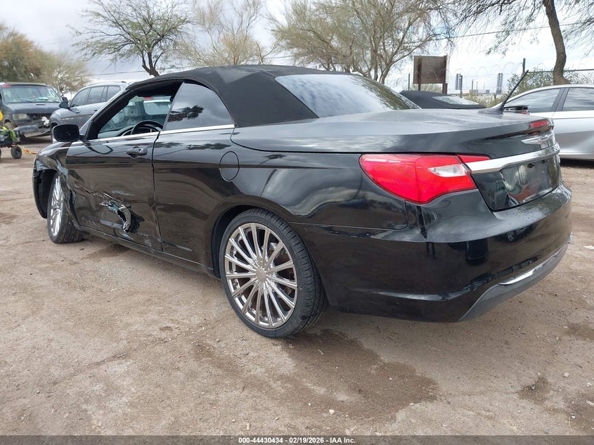 2013 Chrysler 200 Touring