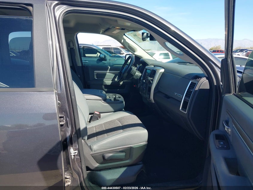 2017 Ram 1500 Big Horn 4X4 6'4 Box