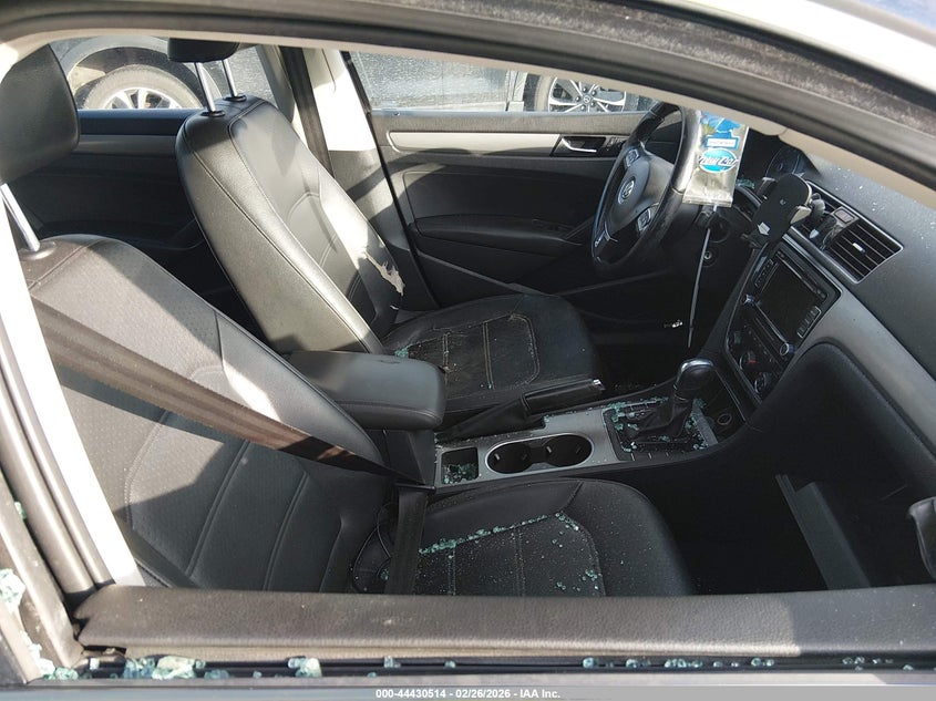 2014 Volkswagen Passat 1.8T Se