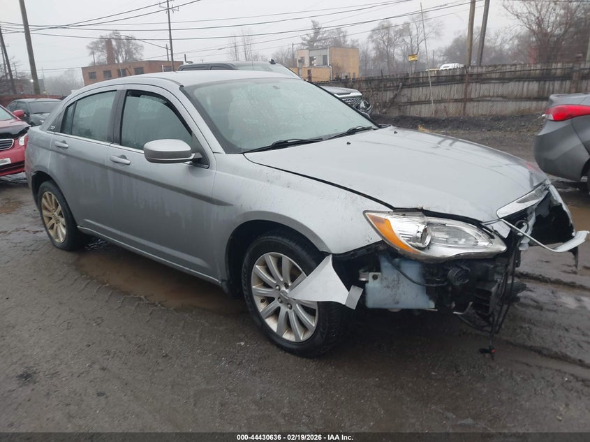 2013 Chrysler 200 Touring