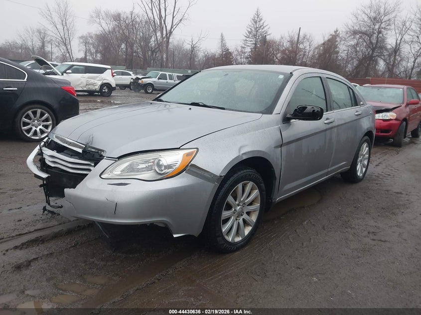 2013 Chrysler 200 Touring