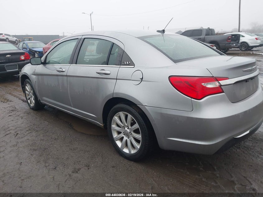 2013 Chrysler 200 Touring