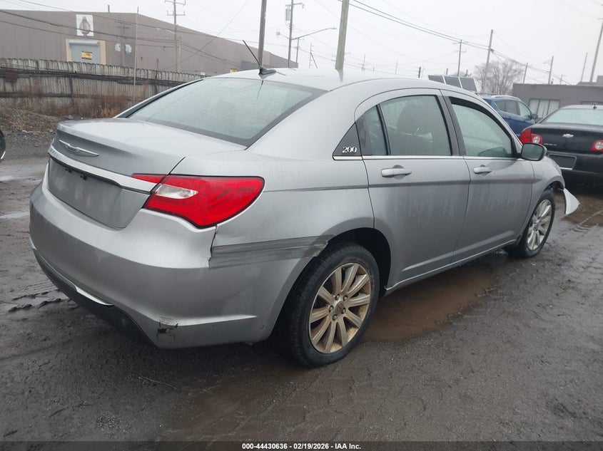 2013 Chrysler 200 Touring