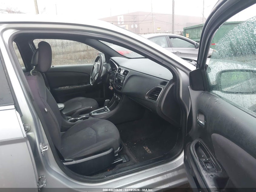 2013 Chrysler 200 Touring