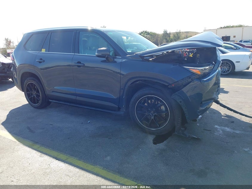 VIN 5TDAAAA53RS015572 2024 TOYOTA GRAND HIGHLANDER XLE