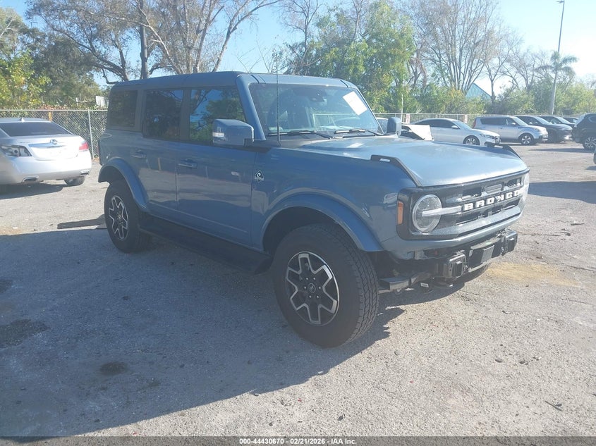 2025 Ford Bronco Outer Banks