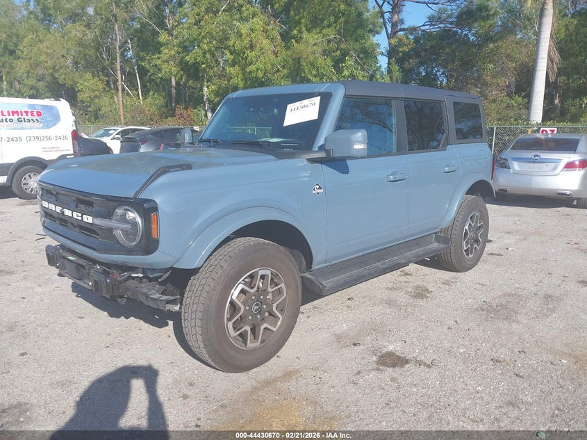 2025 Ford Bronco Outer Banks