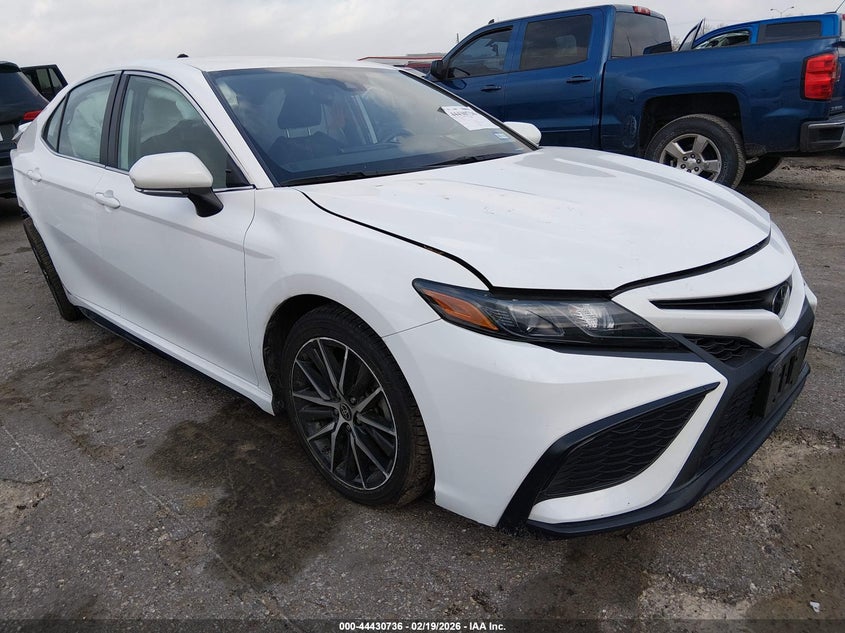 TOYOTA CAMRY SE 2022