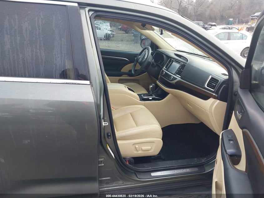 2016 Toyota Highlander Limited V6