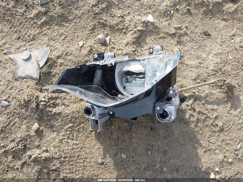 2019 Toyota Corolla Le VIN: 5YFBURHE8KP893237 Lot: 44431039