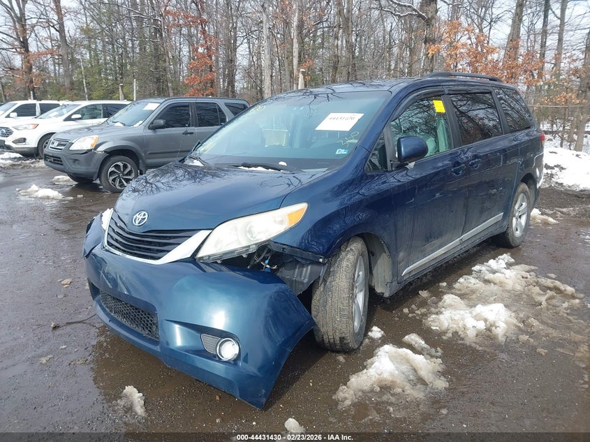 2011 Toyota Sienna Le V6