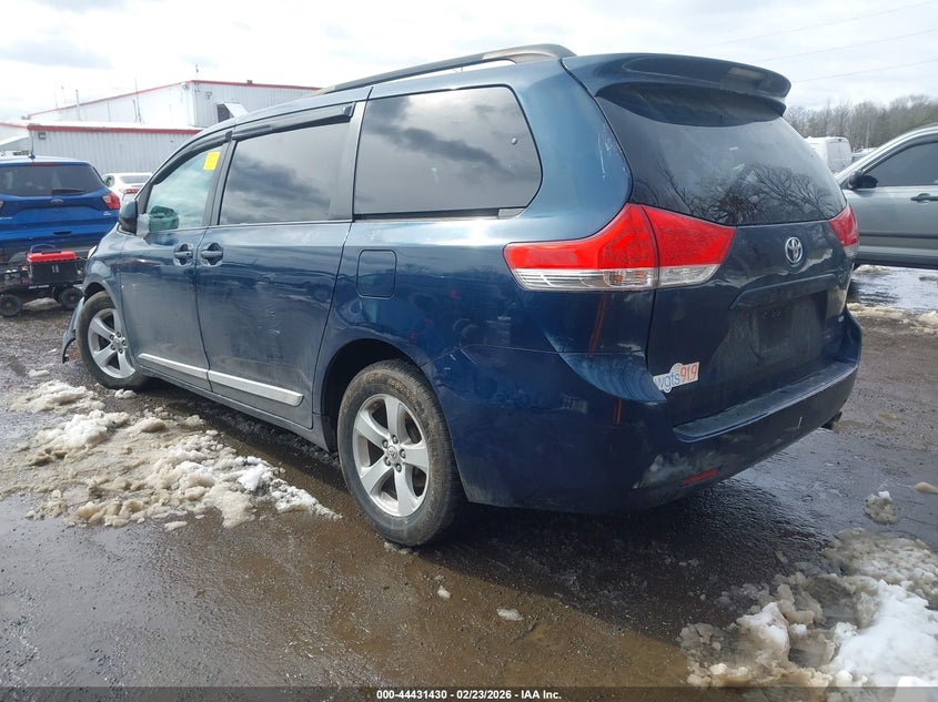 2011 Toyota Sienna Le V6