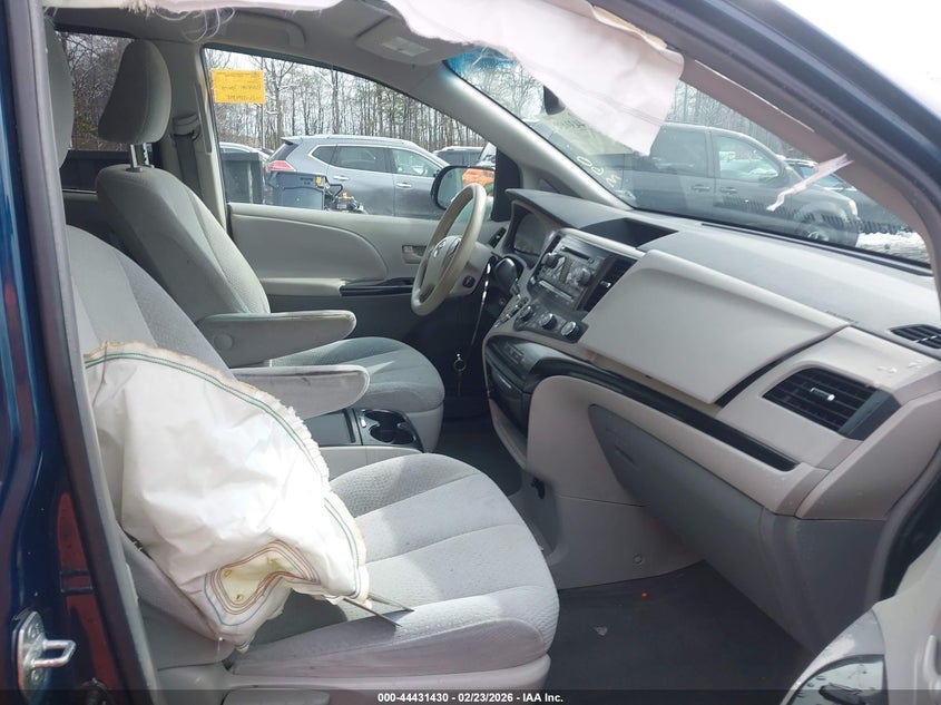 2011 Toyota Sienna Le V6