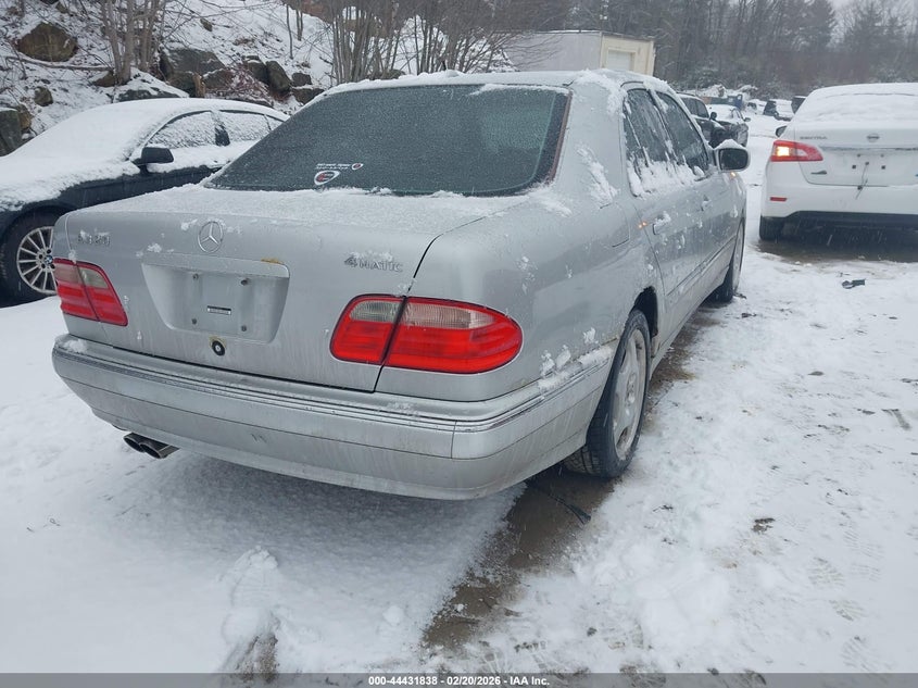 2001 Mercedes-Benz E 320 4M