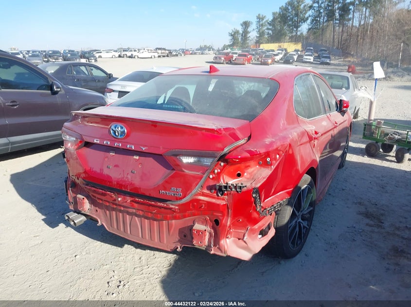 2024 Toyota Camry Hybrid Se