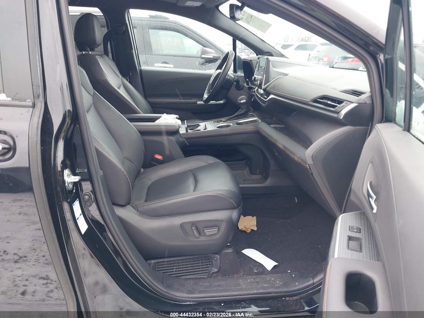 2022 Toyota Sienna Xle Woodland Edition