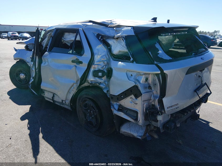 Vin: 1fm5k8ac1nga03233, lot: 44929042, ford police interceptor utility 20223