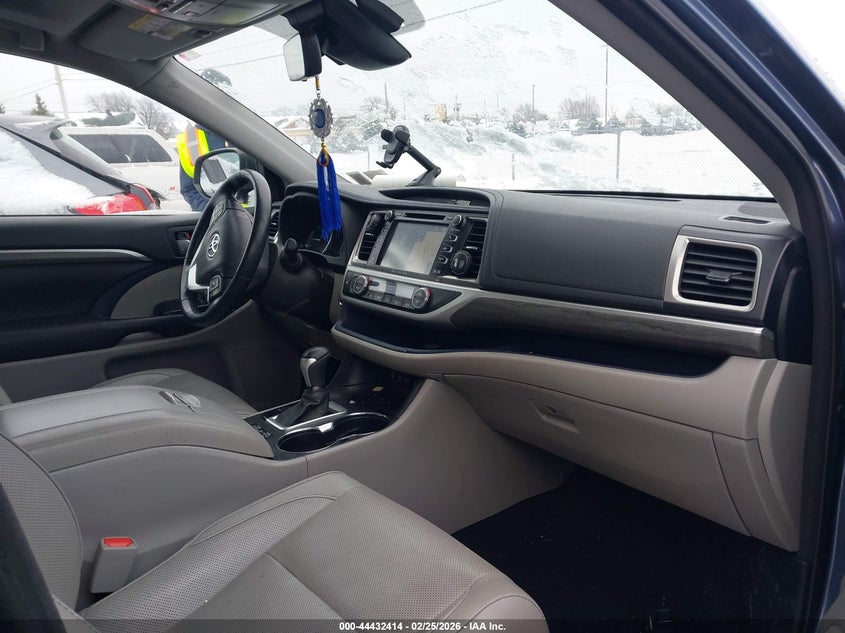 2017 Toyota Highlander Hybrid Limited Platinum