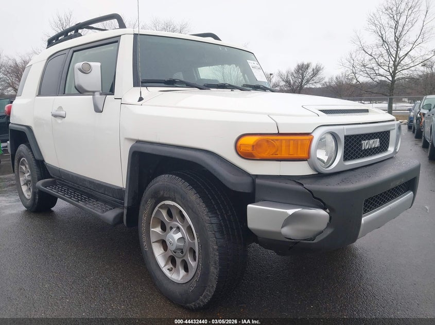 JTEBU4BF0CK126773 TOYOTA FJ CRUISER Photo 1