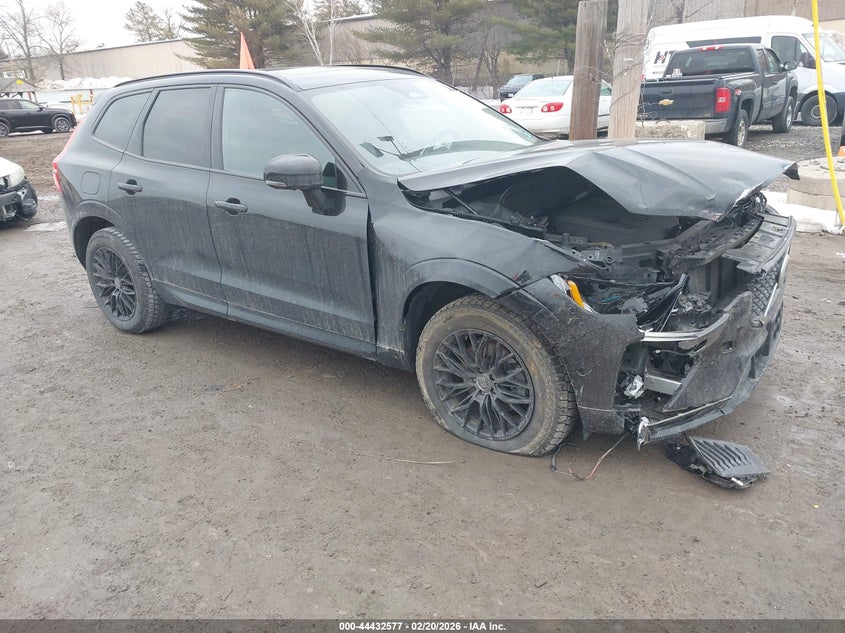 2024 Volvo Xc60 B5 Plus Dark Theme