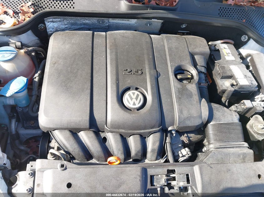 2012 Volkswagen Beetle 2.5L VIN: 3VWJP7AT3CM656189 Lot: 44432674